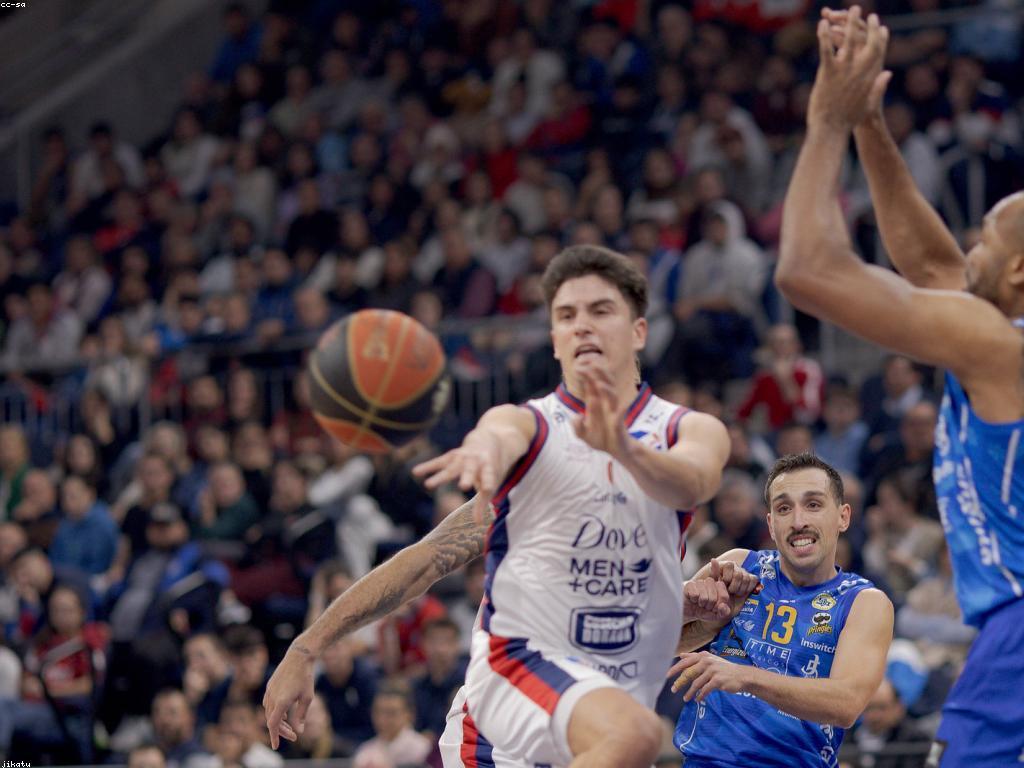 ការពិនិត្យហ្គេម៖ ការបង្កើតនិងការប្រកួតប្រជែងនៅក្នុងពិភពហ្គេម